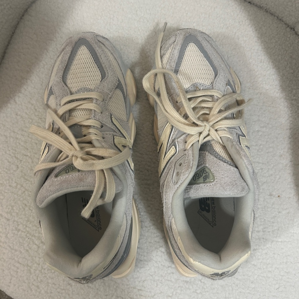 New Balancd 9060’s in Quartz Gray
